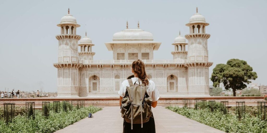 viaggiatrice-agra
